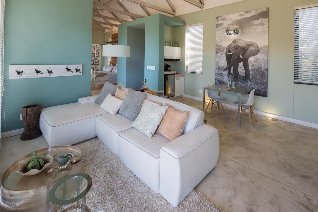 The Olive Exclusive All-Suite Hotel Windhoek Bilik gambar